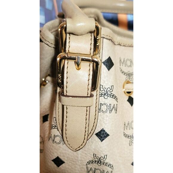 MCM Large Bucket/Wallet Combo - EUC - Picture 10 of 15